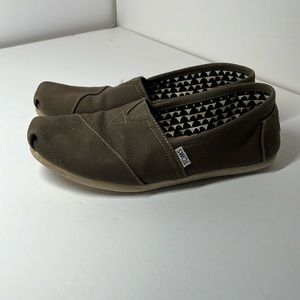 Army green Toms